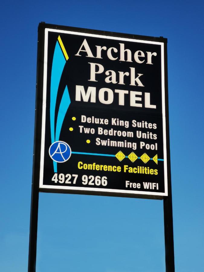 Archer Park Motel Рокгемптон Экстерьер фото